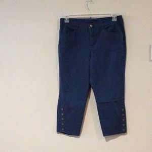 Signature Studio Cropped Blue Pant w/Button Design